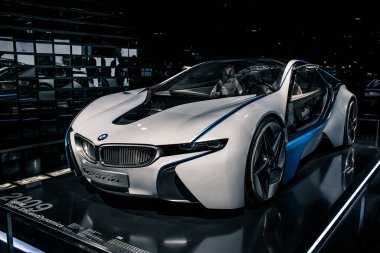 Münih / Almanya - 24 Mayıs 2019: 2009 BMW Vizyon Verimli Dinamik arabası BMW Müzesi / BMW Welt 