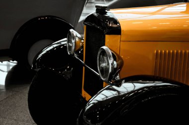 4 Haziran 2019, Moskova, Rusya: Peugeot 5CV (sarı) 1925. 1920 'lerin klasik retro arabaları.. 