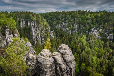Bastei, Almanya 'nın Elbe Kum Taşı Dağları, Dreden ve Saksonya' da Elbe Nehri üzerinde yükselen bir kaya oluşumudur.