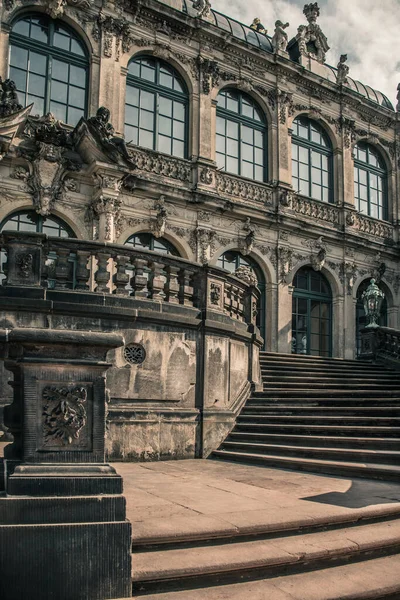 Mayo 2019 Dresde Alemania Los Detalles Arquitectónicos Zwinger Bajorrelieve Las —  Fotos de Stock