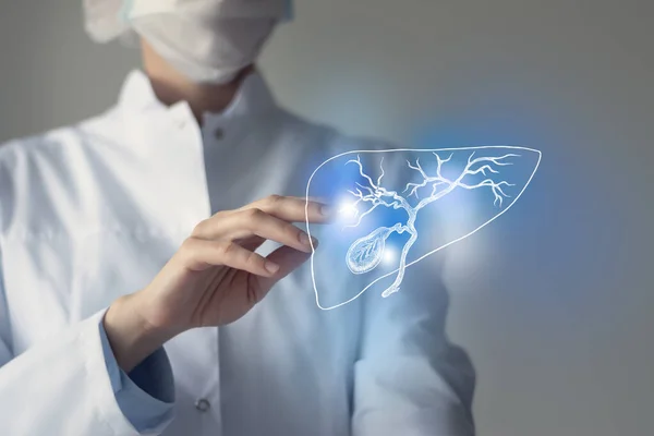 女医生用手触摸虚拟的Gall膀胱 模糊的照片 手绘的人体器官 突出蓝色作为康复的象征 保健医院服务概念库存照片 — 图库照片