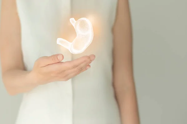 Paciente Femenina Irreconocible Vestida Blanco Destacada Estómago Hecho Mano Las — Foto de Stock