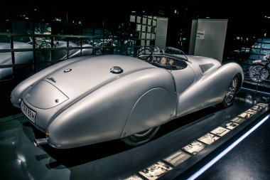 Münih / Almanya - 24 Mayıs 2019: 1939 BMW 328 Mille Miglia Roadster BMW Müzesi / BMW Welt
