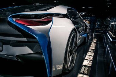 Münih / Almanya - 24 Mayıs 2019: 2009 BMW Vizyon Verimli Dinamik arabası BMW Müzesi / BMW Welt 