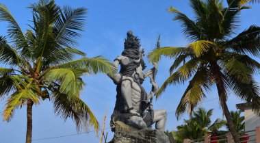 Trivandrum, Kerala, Hindistan - 20 Şubat 2021: Azhimala Tapınağında Lord Siva Heykeli