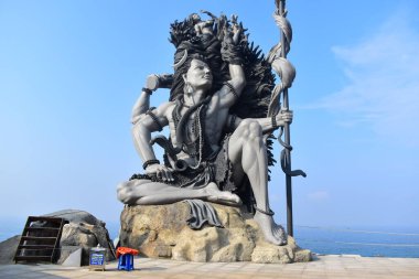 Trivandrum, Kerala, Hindistan - 20 Şubat 2021: Azhimala Tapınağında Lord Siva Heykeli