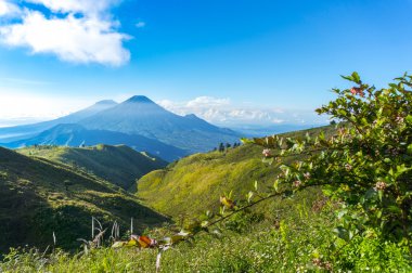 prau Dağı zirve görünümünden