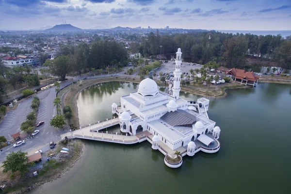 Tengku zaharah mezquita flotante — Foto de Stock