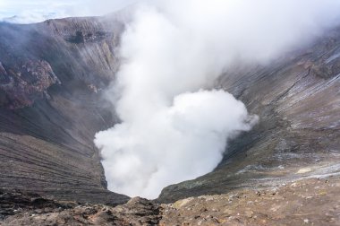Bromo krater