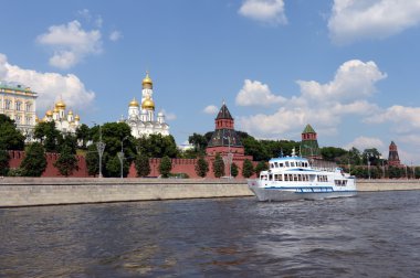 Kremlin'e ve Moskova Nehri.
