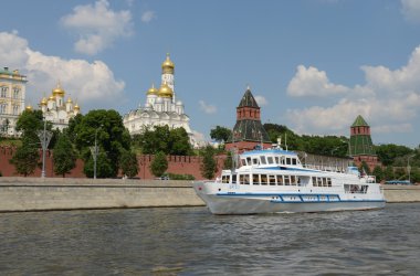 Kremlin'e ve Moskova Nehri.
