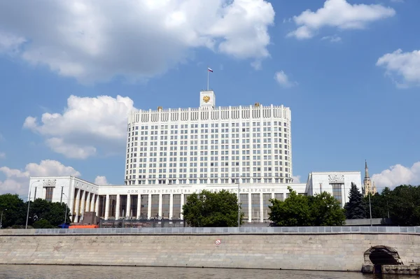 A casa do governo da Federação Russa ou Casa Branca . — Fotografia de Stock