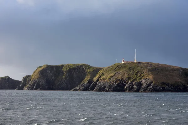 Знаменитый маяк на мысе Горн - самая южная точка архипелага Огненной Земли — стоковое фото