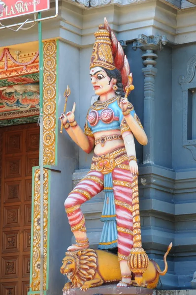 Figura en el templo hindú en la isla de Ceilán . —  Fotos de Stock