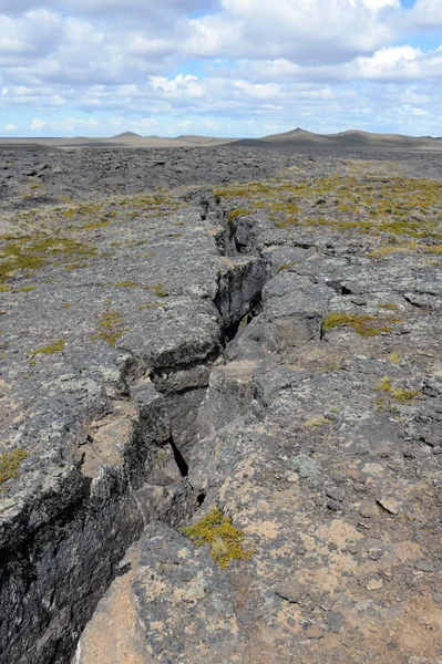 Basalt lava in the national Park Pali Aike. — Stock Photo, Image