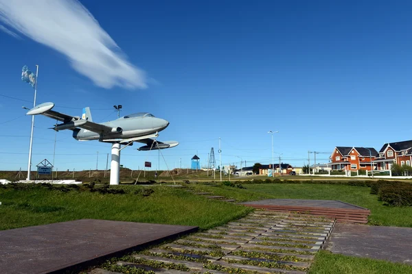 Das denkmal für die piloten der marinefliegerbasis naval argentina zu rio grande. — Stockfoto