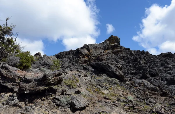 Volcán extinto "La morada del diablo" en el Parque Nacional Pali Aike en el Sur de Chile . —  Fotos de Stock