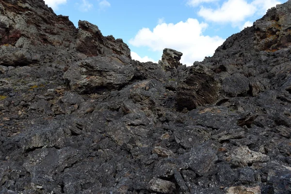 Volcán extinto "La morada del diablo" en el Parque Nacional Pali Aike en el Sur de Chile . — Foto de Stock