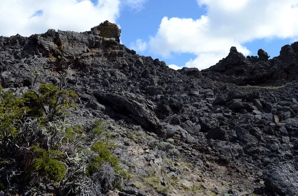Volcán extinto "La morada del diablo" en el Parque Nacional Pali Aike en el Sur de Chile . —  Fotos de Stock