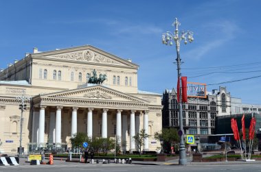 Bolşoy Tiyatrosu en önemli biridir Dünya Opera ve Balesi. Tiyatronun binalar kompleksi Moskova merkezinde yer almaktadır.