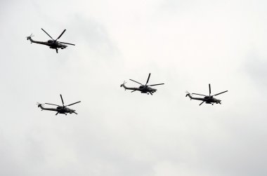  Grubudur, Mil Mi-28 (Havoc), Rus tüm hava şartlarında, gündüz-gece, askeri tandem, iki koltuklu Anti-zırh saldırı helikopterleri havada.