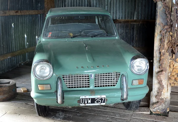 The car's Triumph at the manor Harberton. — Stock Photo, Image