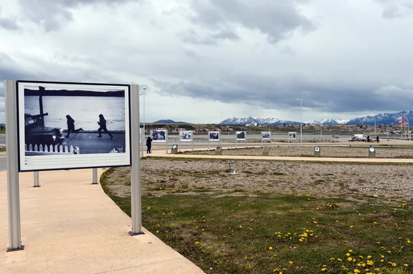 Photo exhibition about the Falklands war in the area of "Malvinas Islands" in Ushuaia. — Stock Photo, Image