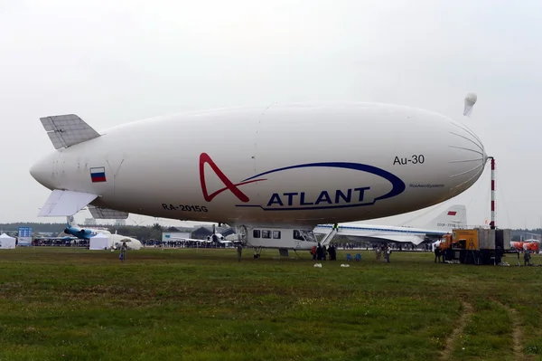 Multipurpose airship Au-30, RosAeroSystems company at the International Aviation and Space salon MAKS-2013. — Stok fotoğraf
