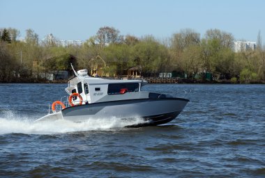   Moskova nehrinde teknesi/Patrol boat