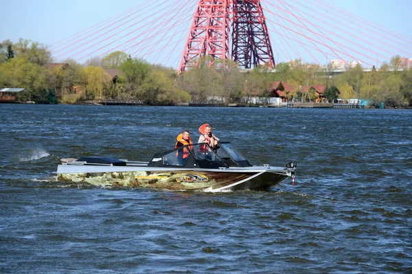 Speed boat "Ka-Khem 730" on the river Moscow. — Stock Photo, Image