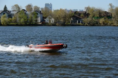  Amfibi tekne Moskova Nehri üzerinde 