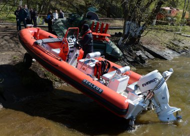  Amfibi tekne Moskova Nehri üzerinde 