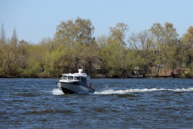  Moskova nehrinde teknesi/Patrol boat.