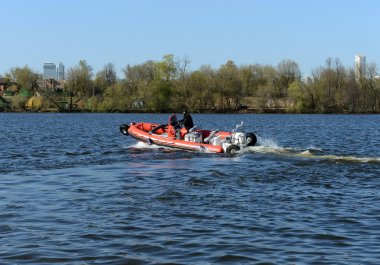  Amfibi tekne Moskova Nehri üzerinde 