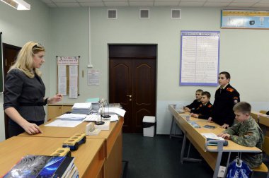  Polis cadet Kolordu fizik dersi.