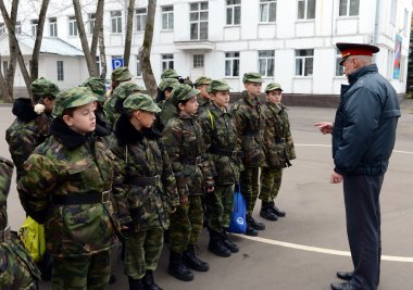 Geçit töreni polis cadet Kolordu yürüyen