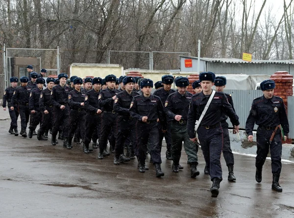 Plutonu marsze w stołówce wojskowej. — Zdjęcie stockowe