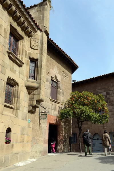 Spanish village - architectural Museum under the open sky, which shows arhitektura crafts Spain. — Stock Photo, Image