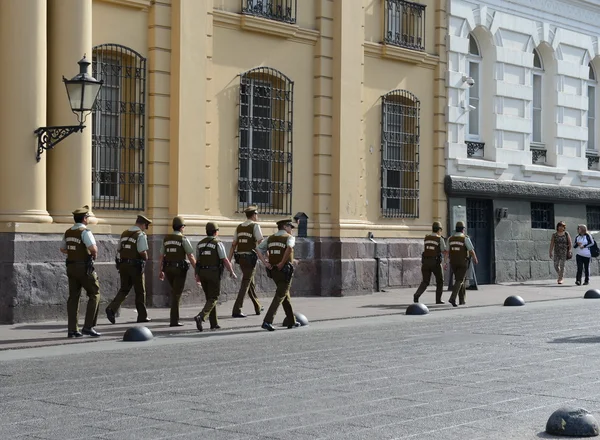 Os carabinieri na rua de Santiago . — Fotografia de Stock