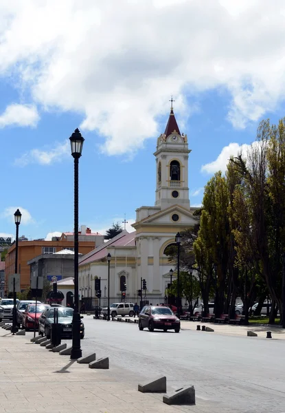 La Iglesia en la Plaza Central de Punta Arenas . — Foto de Stock