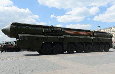  Rs-24 (Rt-24) Yars veya Topol-Bay (Nato rapor adı: Ss-27 Mod 2) bir Rus Mirv donanımlı, termonükleer silah kıtalararası balistik füze