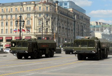  9k 720 İskender olduğunu bir mobil kısa menzilli balistik füze sistemi.