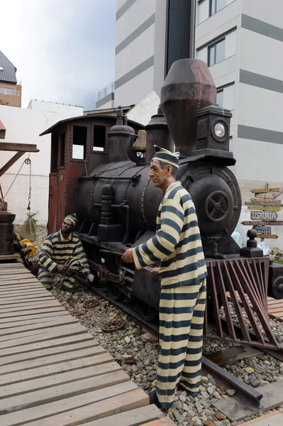 Ushuaia.Ushuaia で受刑者の彫刻は、世界で最南端の都市. — ストック写真