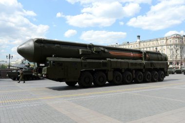  Rs-24 (Rt-24) Yars veya Topol-Bay (Nato rapor adı: Ss-27 Mod 2) bir Rus Mirv donanımlı, termonükleer silah kıtalararası balistik füze