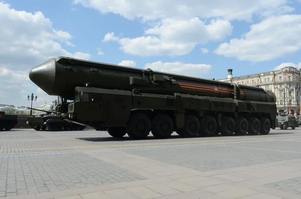 Ярс або топол-Mr (назва НАТО: SS-27 MOD 2) є російським mirv-обладнаним, термоядерних зброї міжконтинентальної балістичної ракети. — стокове фото