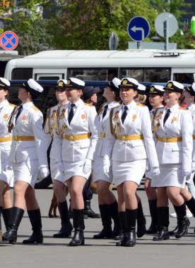  Kızlar-öğrenciler zafer geçidi prova, ordu Üniversitesi ve Volsky askeri Enstitüsü.