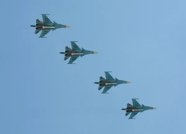 Birden fighter-bombers Su-34. Prova 71 yıldönümü onuruna tören. — Stok fotoğraf