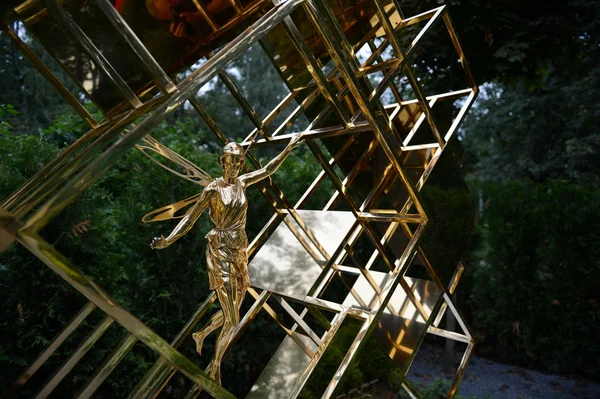 Um monumento ao "contador-chefe de fadas" em Sokolniki Park . — Fotografia de Stock