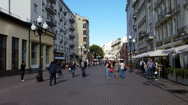 De oude Arbat, een van de attracties van de Russische hoofdstad. — Stockfoto