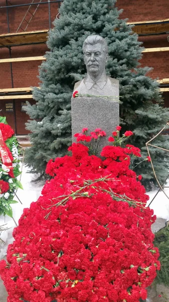 A sepultura de Joseph Stalin perto do muro do Kremlin . — Fotografia de Stock